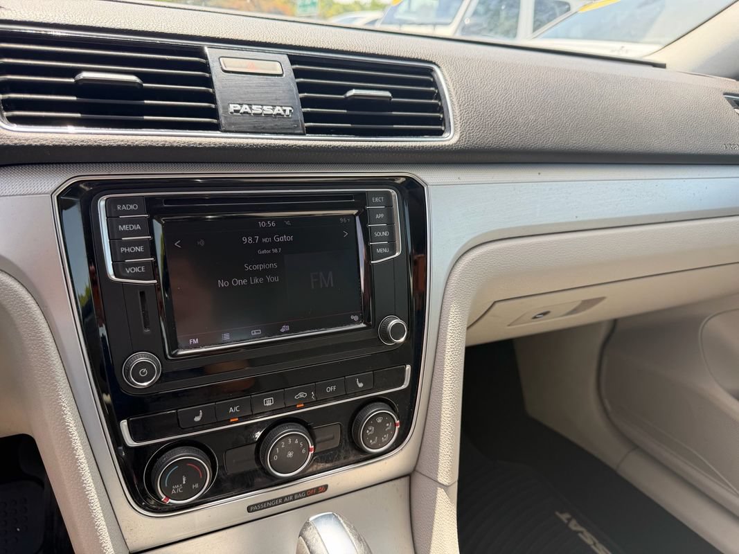 Used 2019 Volkswagen Passat 2.0T Wolfsburg w/ Wheels & Sunroof Package FWD image 13