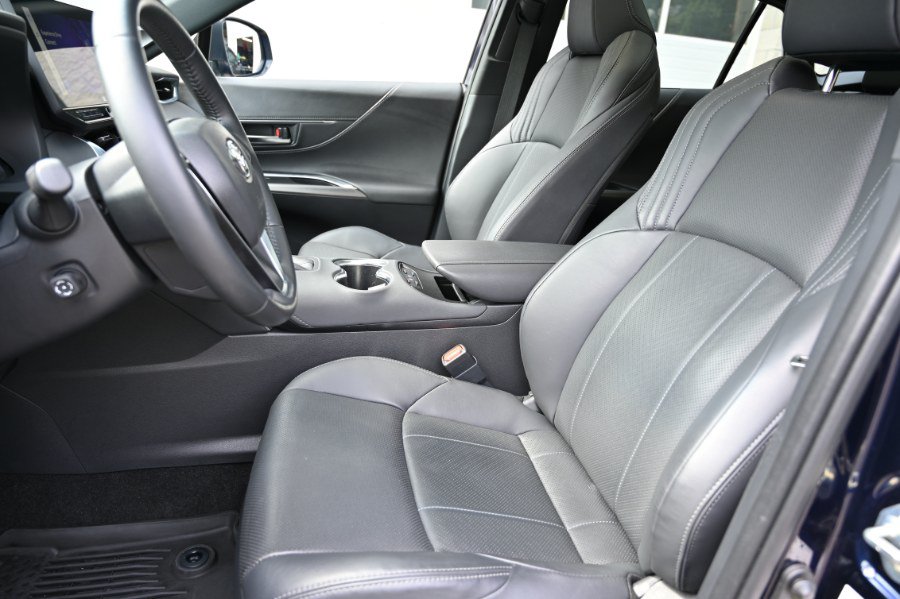 Used 2024 Toyota Venza Limited AWD/4WD image 19