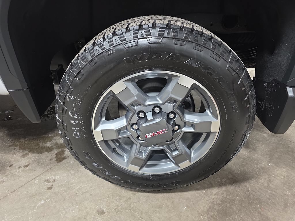 Used 2026 GMC Sierra 2500 SLT AWD/4WD image 34