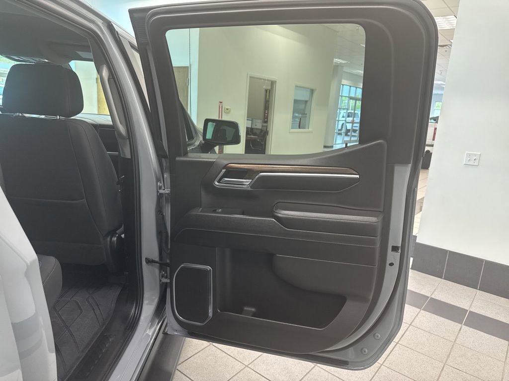 Used 2024 Chevrolet Silverado 1500 LT w/ Protection Package AWD/4WD image 18