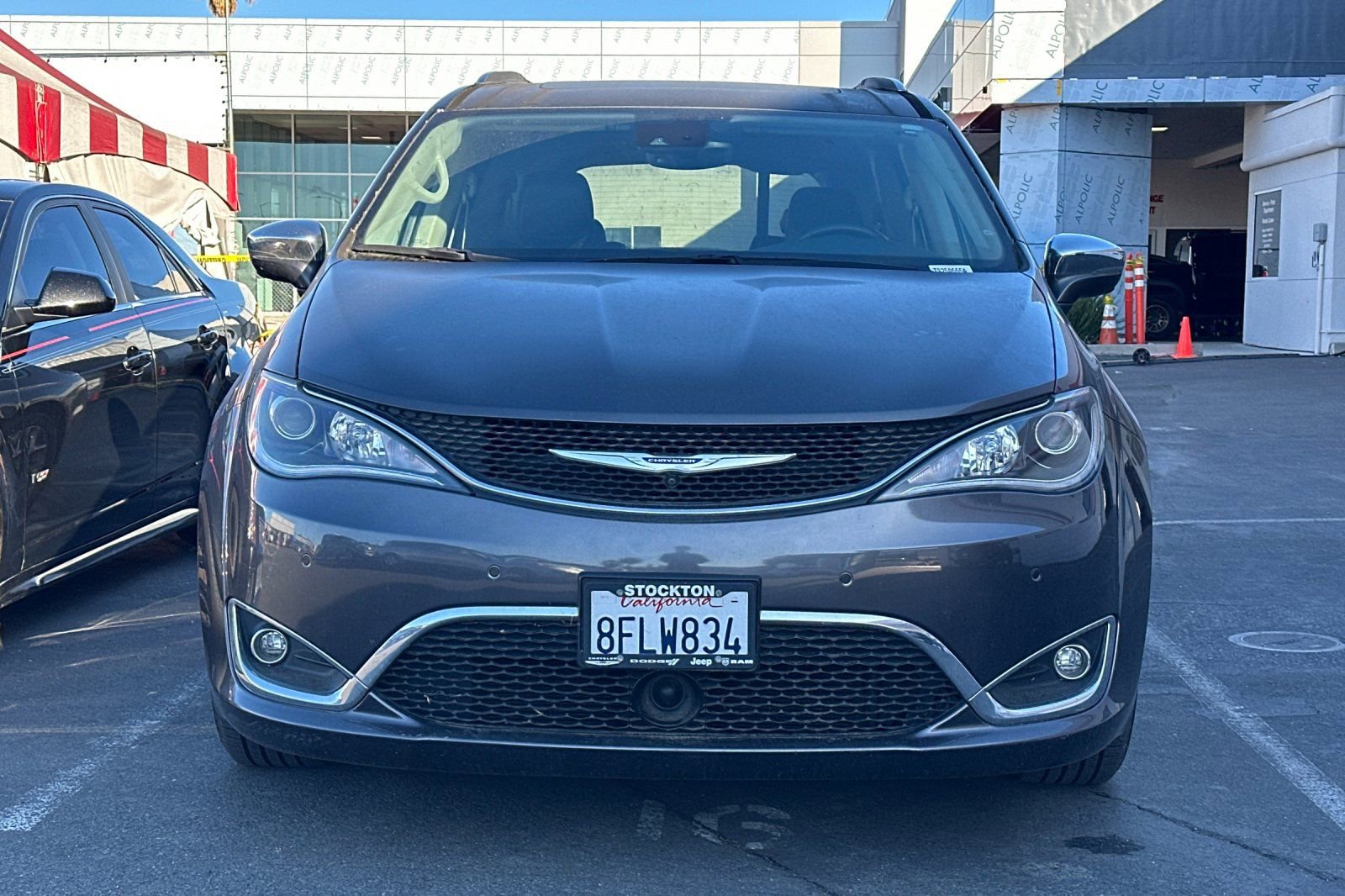 Used 2018 Chrysler Pacifica Limited w/ Advanced Safetytec Group image 3