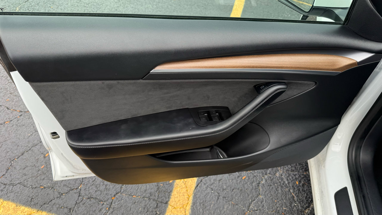 Used 2021 Tesla Model 3 Standard Range Plus image 21