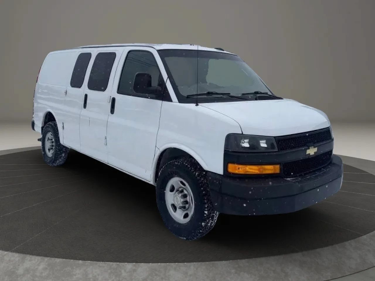 Used 2021 Chevrolet Express 2500 w/ Driver Convenience Package RWD image 1