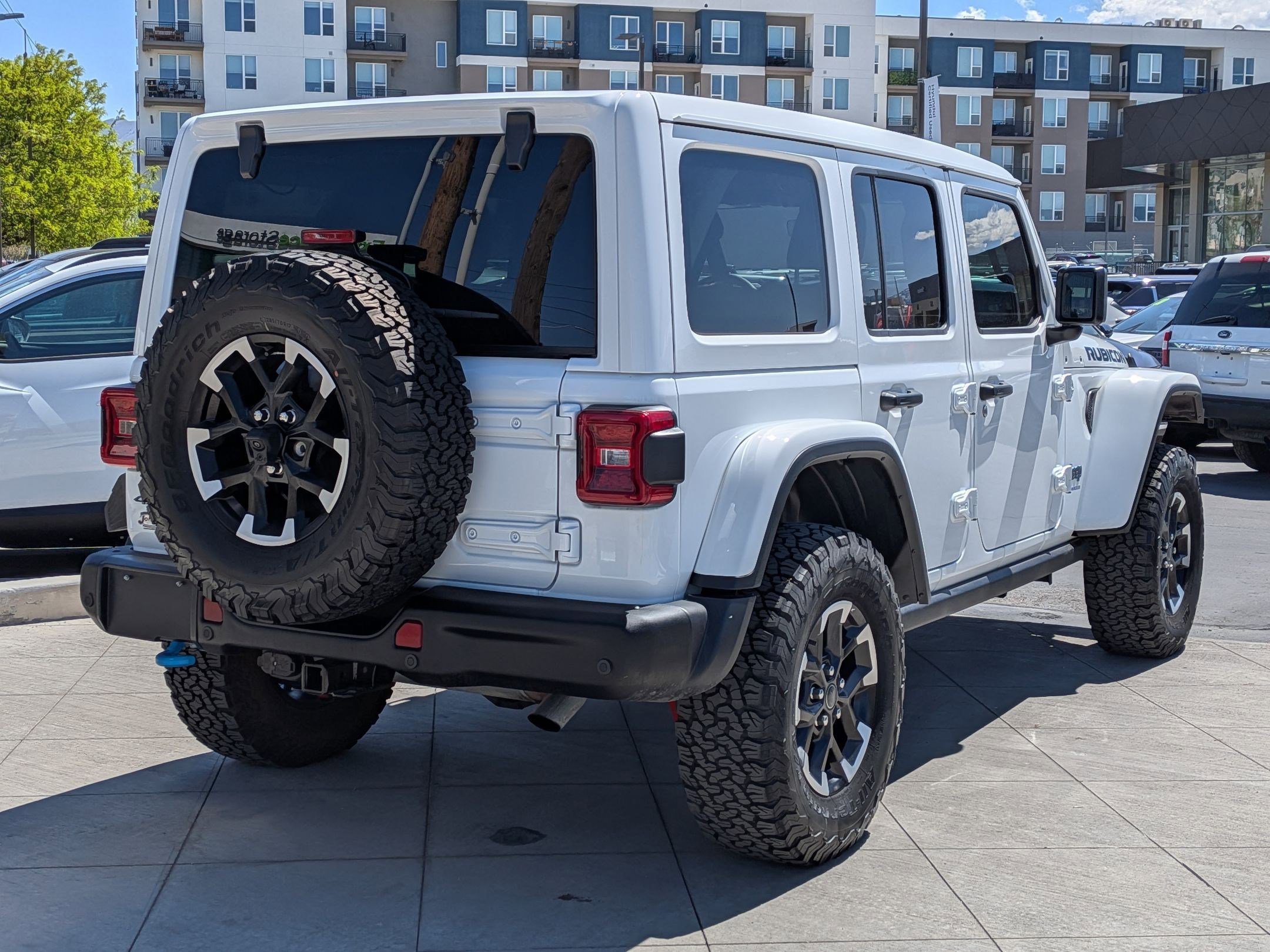 Used 2024 Jeep Wrangler Unlimited Rubicon 4xe AWD/4WD image 3