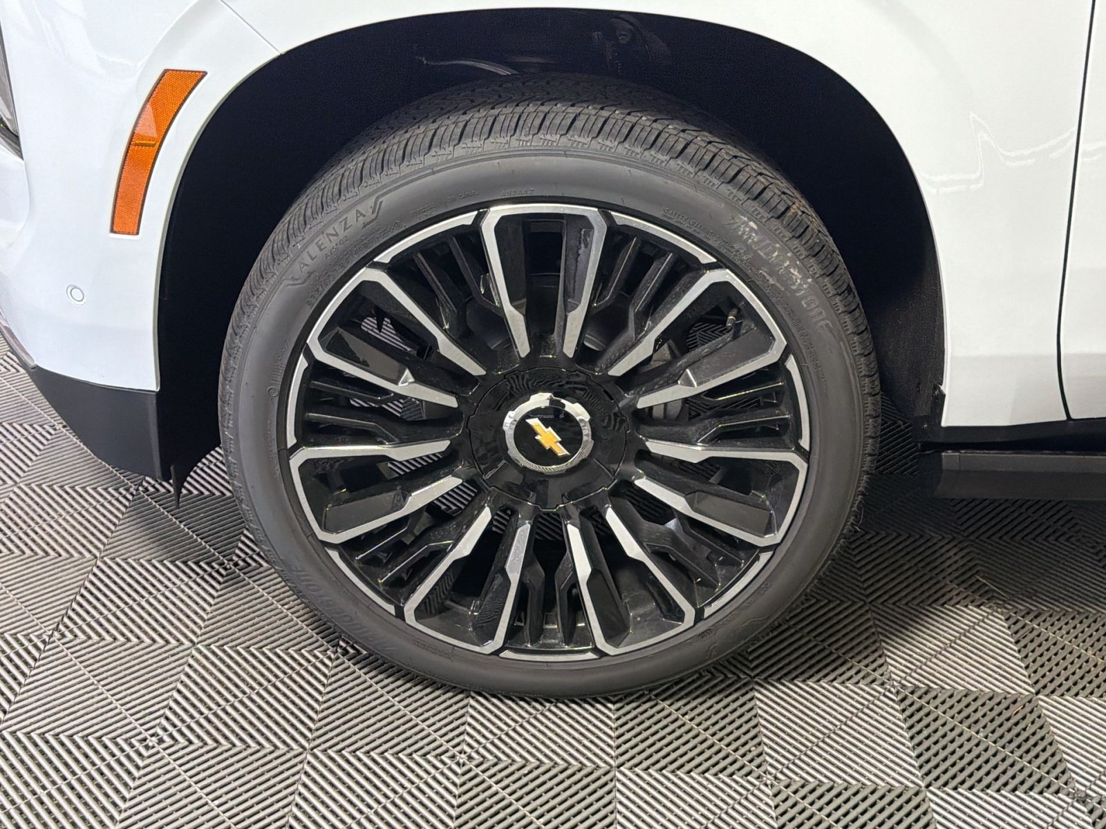 New 2026 Chevrolet Tahoe High Country AWD/4WD image 12