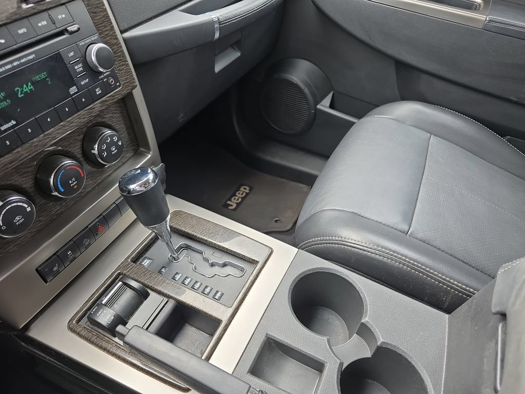Used 2012 Jeep Liberty Limited Jet AWD/4WD image 24