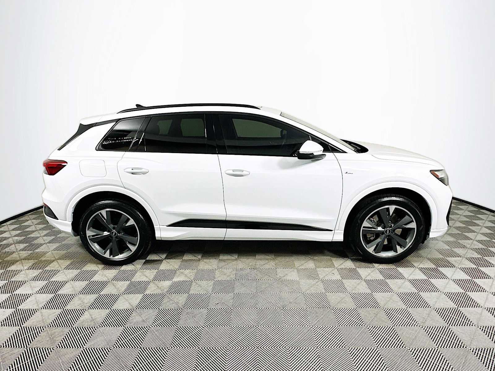 Certified 2023 Audi Q4 e-tron Premium w/ Convenience Package AWD/4WD image 8
