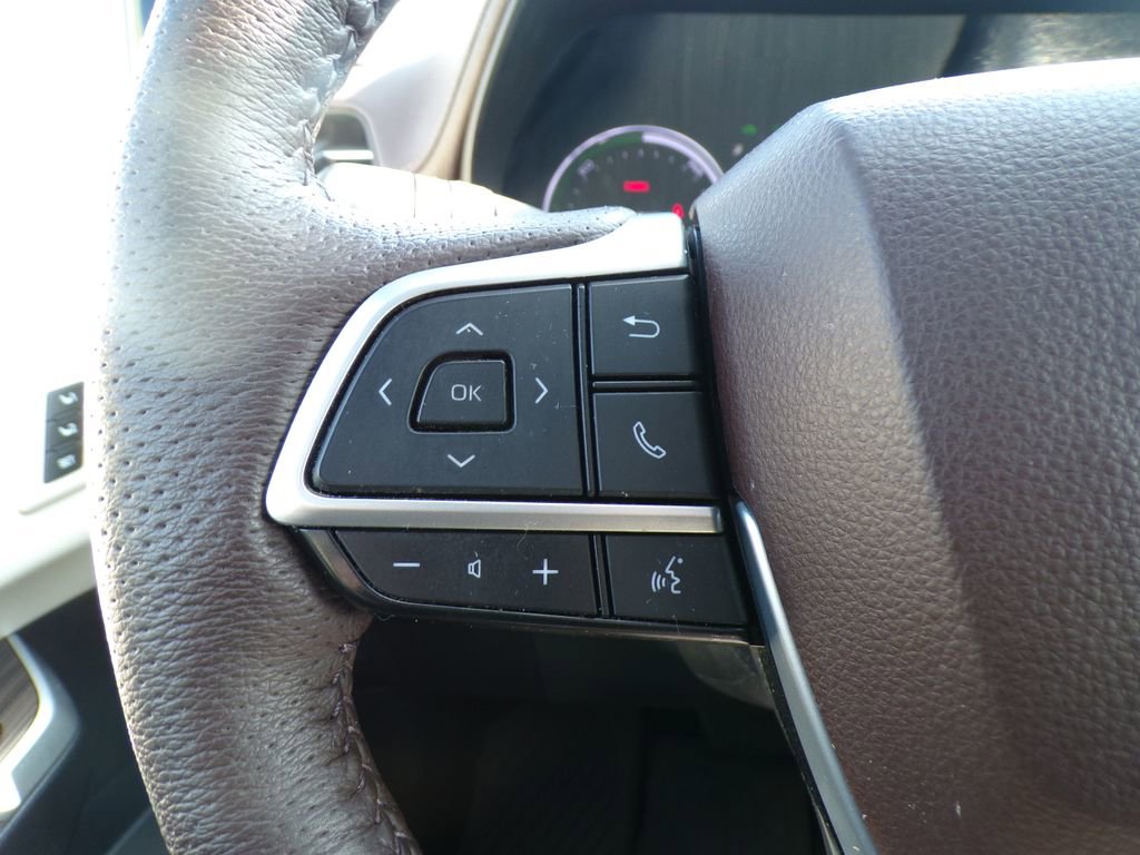 Used 2021 Toyota Sienna Platinum AWD/4WD image 32