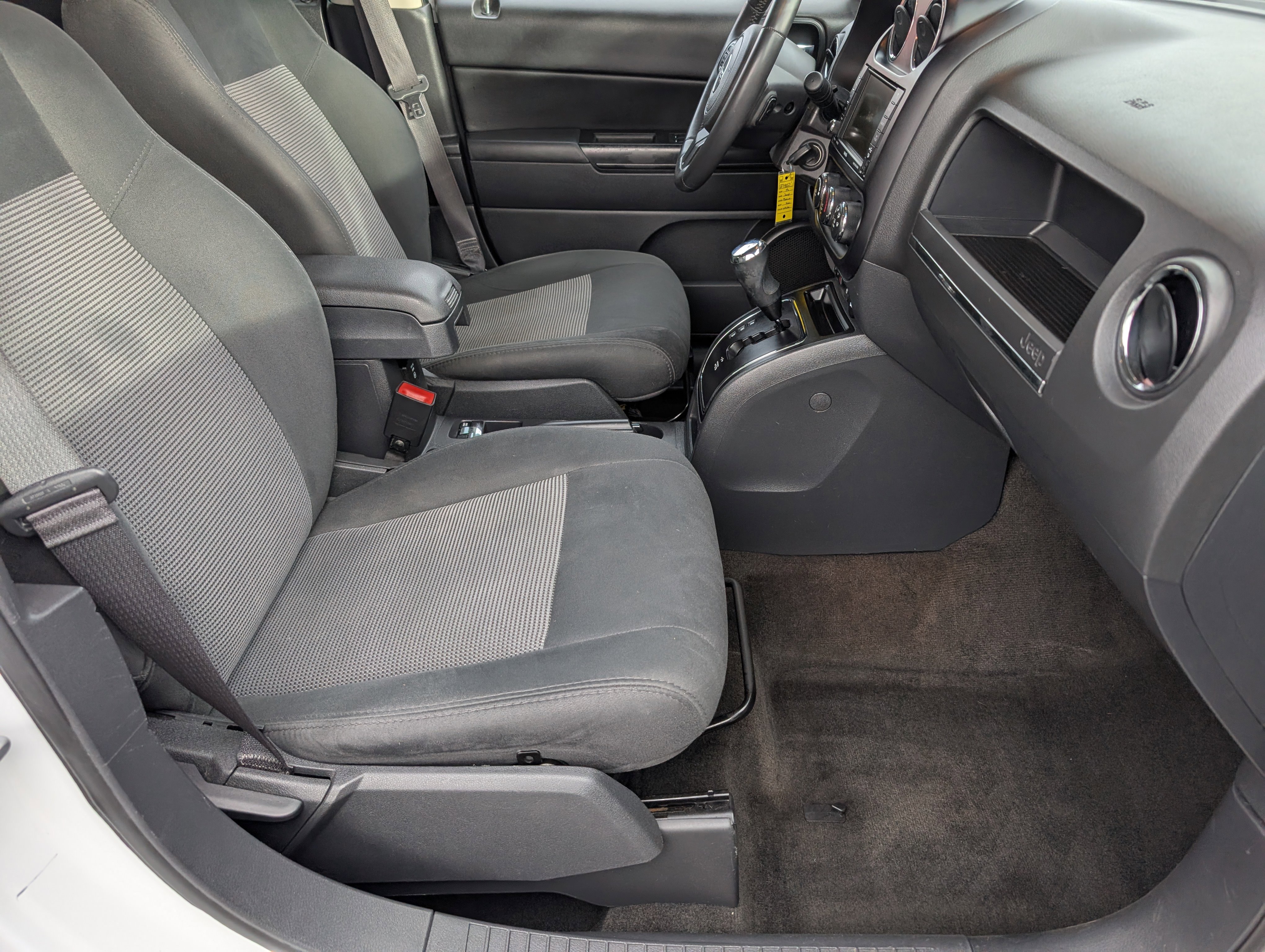 Used 2015 Jeep Patriot Latitude w/ Sun/Sound Group image 21