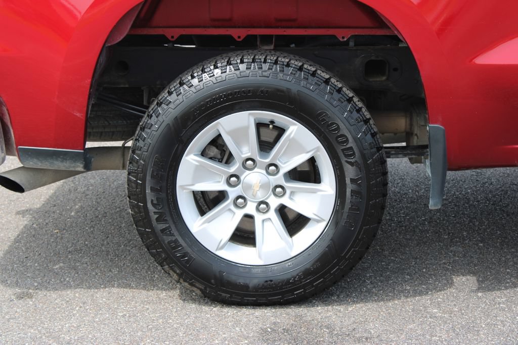 Used 2022 Chevrolet Silverado 1500 LT w/ Safety Package AWD/4WD image 13