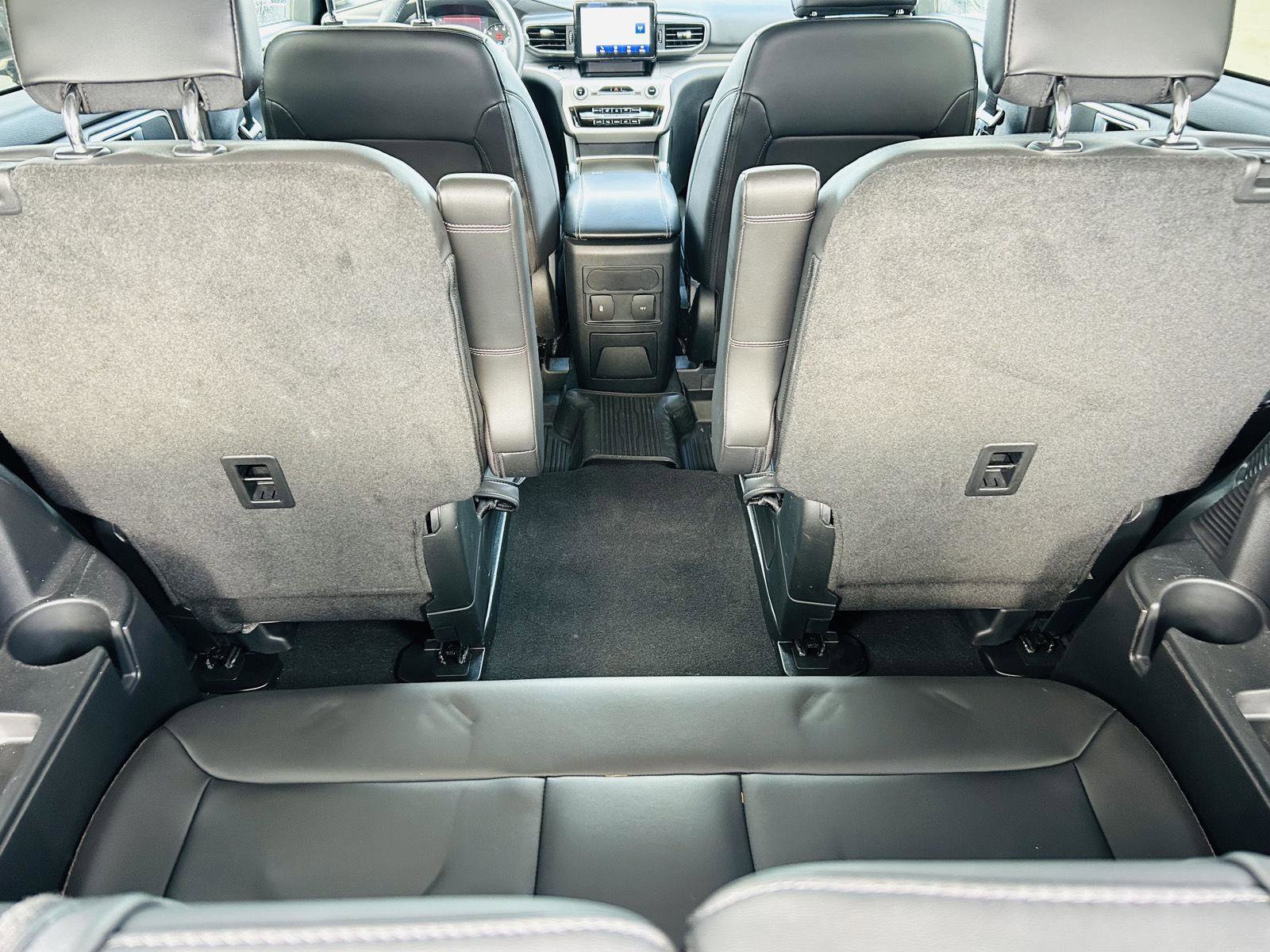 Used 2023 Ford Explorer XLT w/ Equipment Group 202A image 32