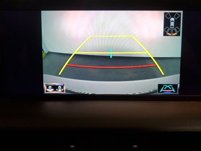 Used 2021 Lexus ES 300h w/ Premium Package image 18