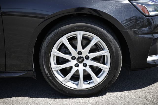 Used 2023 Audi A4 2.0T Premium w/ Convenience Package image 4