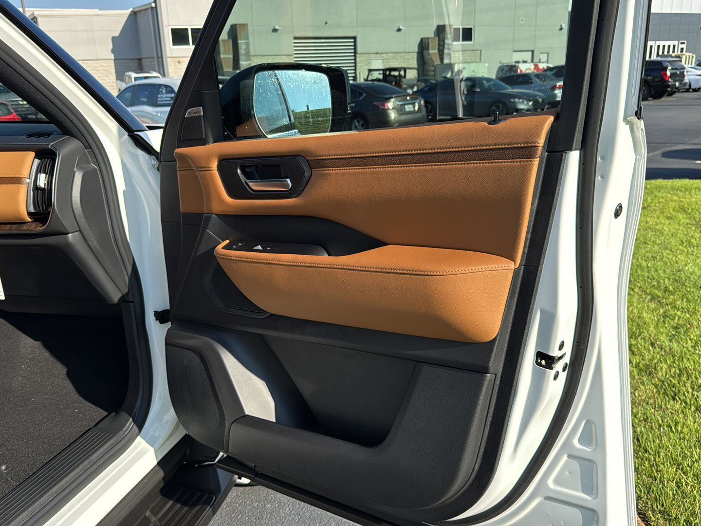 New 2026 Nissan Armada SL image 12