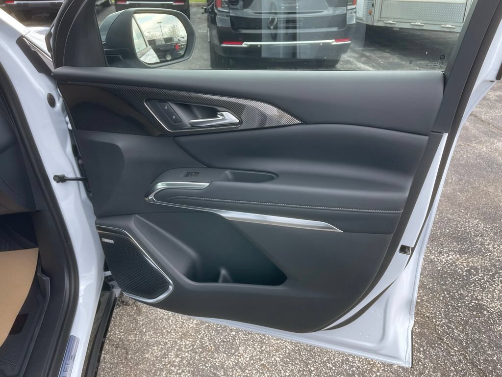 New 2026 Chevrolet Traverse High Country w/ LPO, Floor Liner Package AWD/4WD image 19