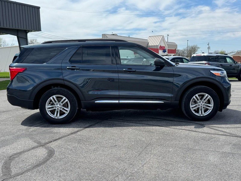 Used 2023 Ford Explorer XLT w/ Equipment Group 202A image 2