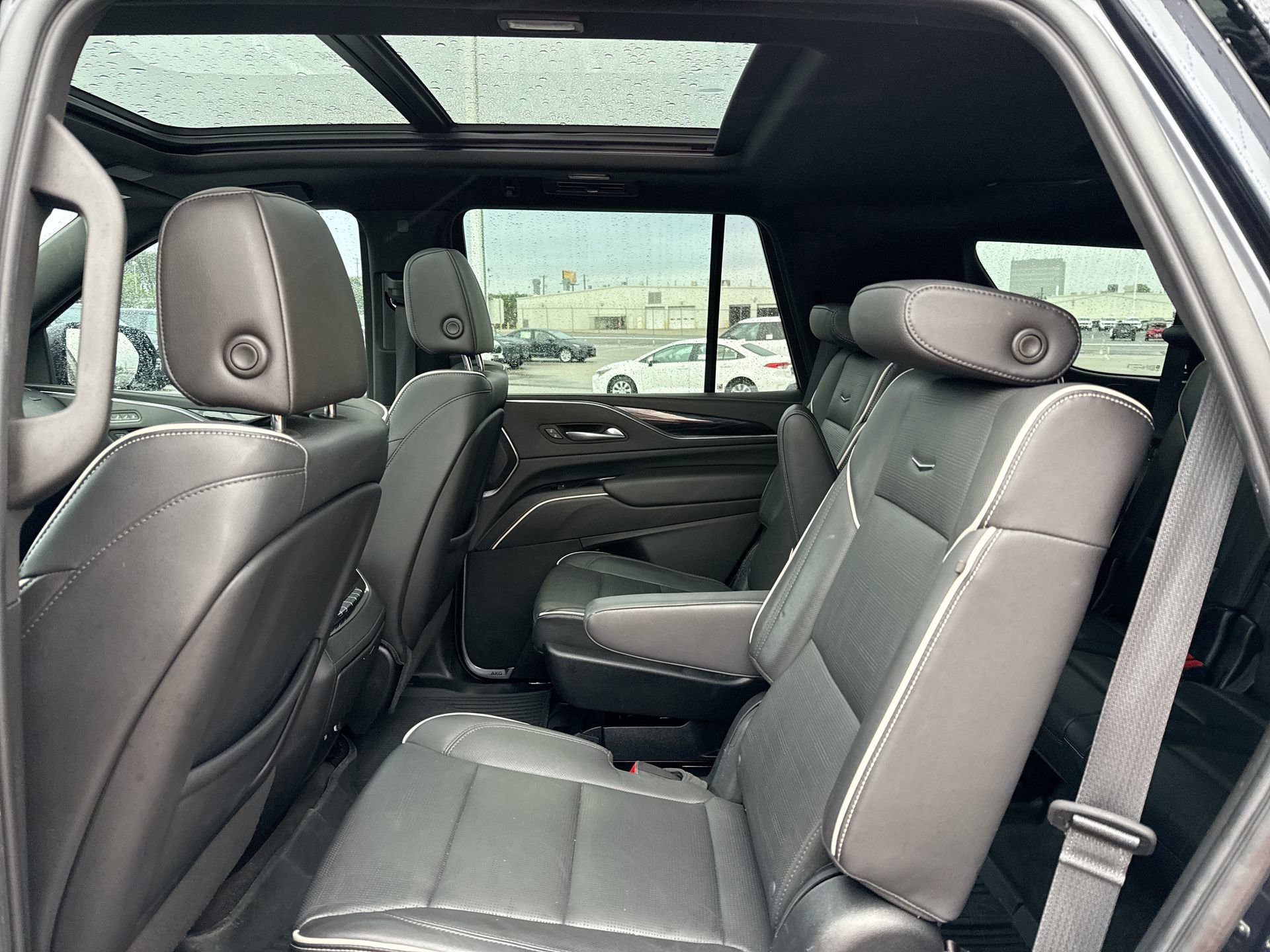 Used 2023 Cadillac Escalade Sport w/ LPO, Floor Liner Package AWD/4WD image 24