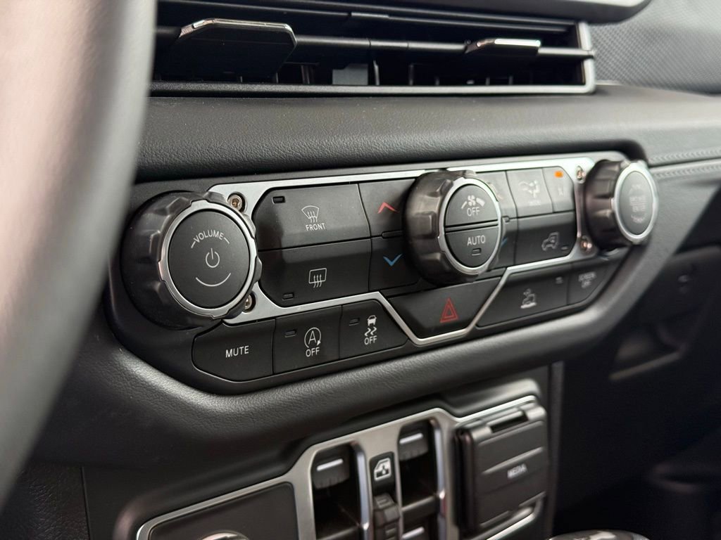 Used 2026 Jeep Wrangler Unlimited Rubicon image 25