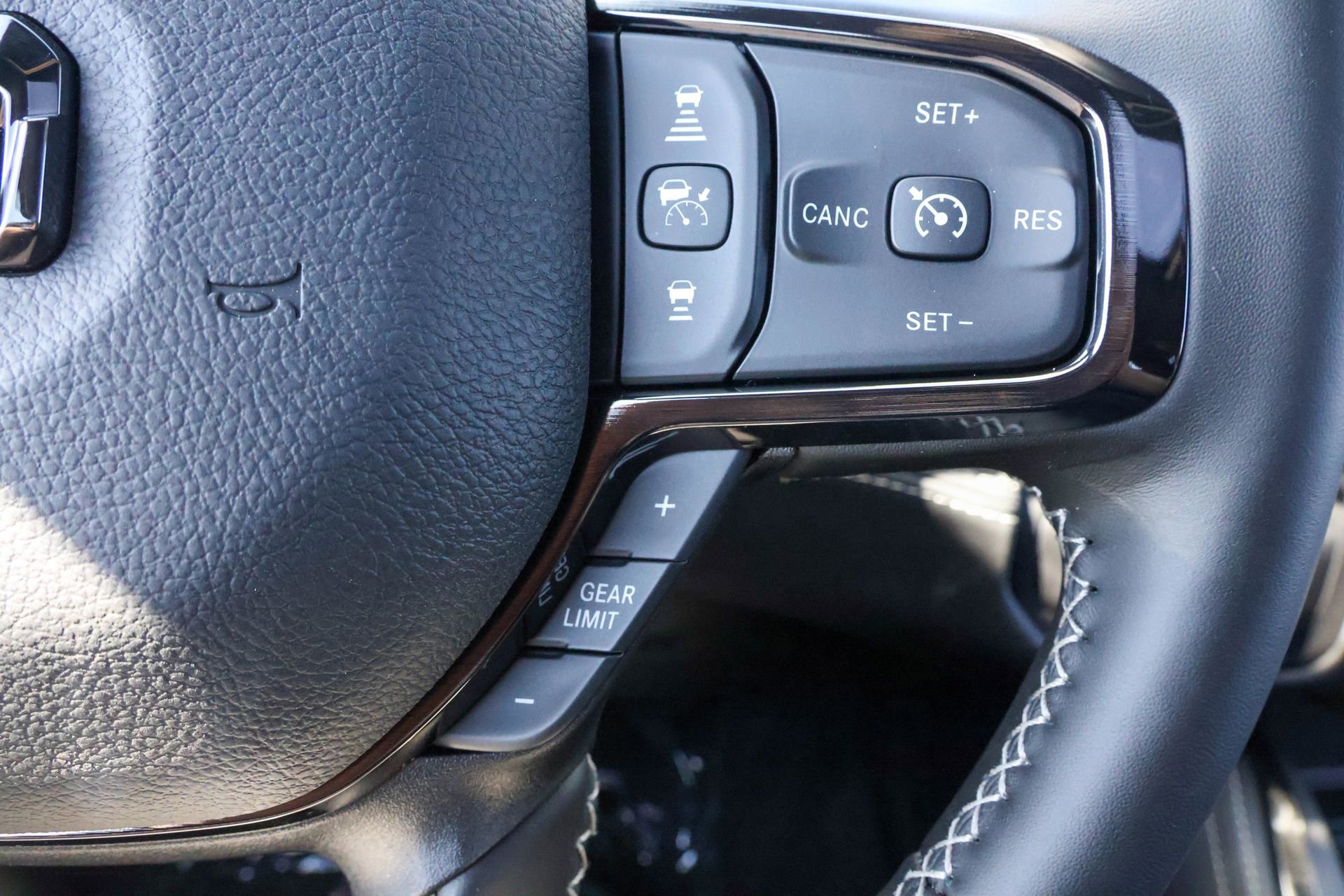 New 2026 RAM 2500 Limited AWD/4WD image 31