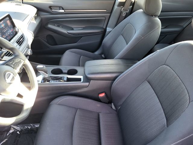 Used 2025 Nissan Altima 2.5 SV FWD image 23