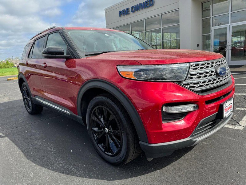 Used 2021 Ford Explorer Limited w/ Equipment Group 301A AWD/4WD image 2