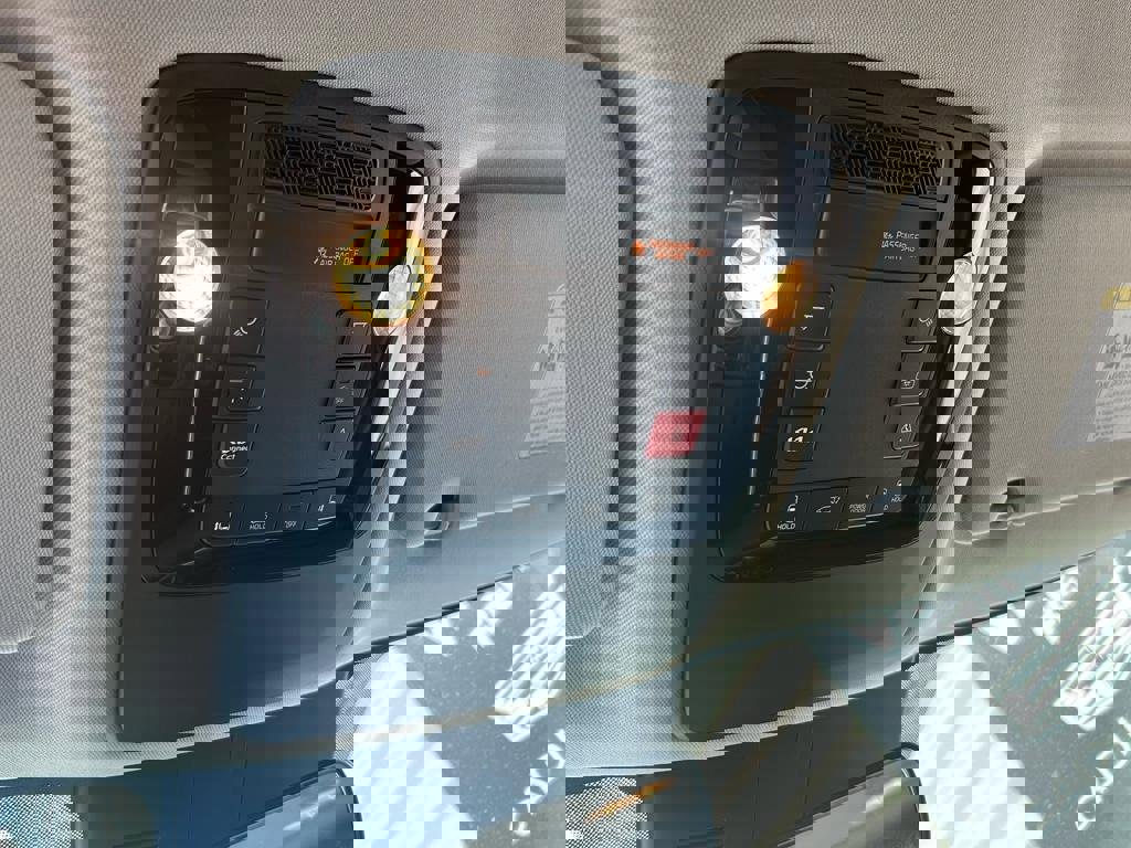 New 2026 Kia Carnival EX image 28