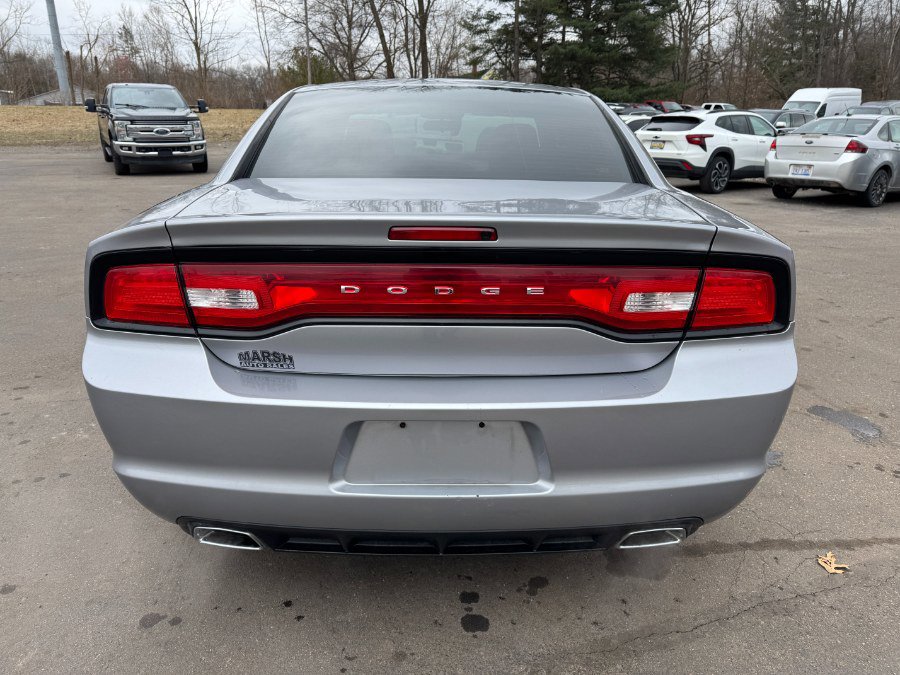 Used 2014 Dodge Charger SE RWD image 4