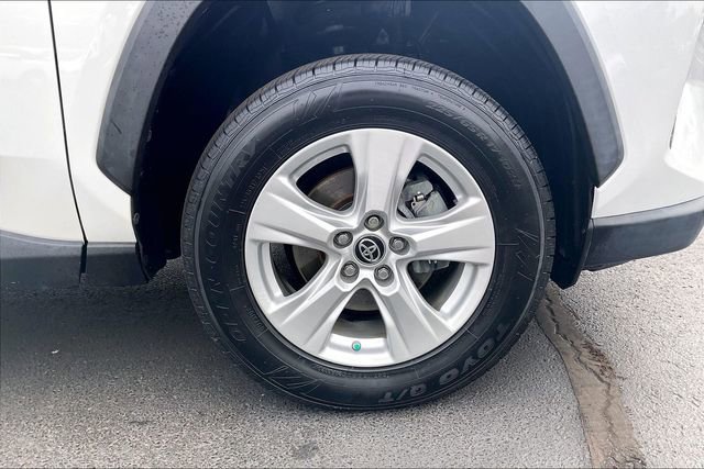 Used 2019 Toyota RAV4 XLE FWD image 9