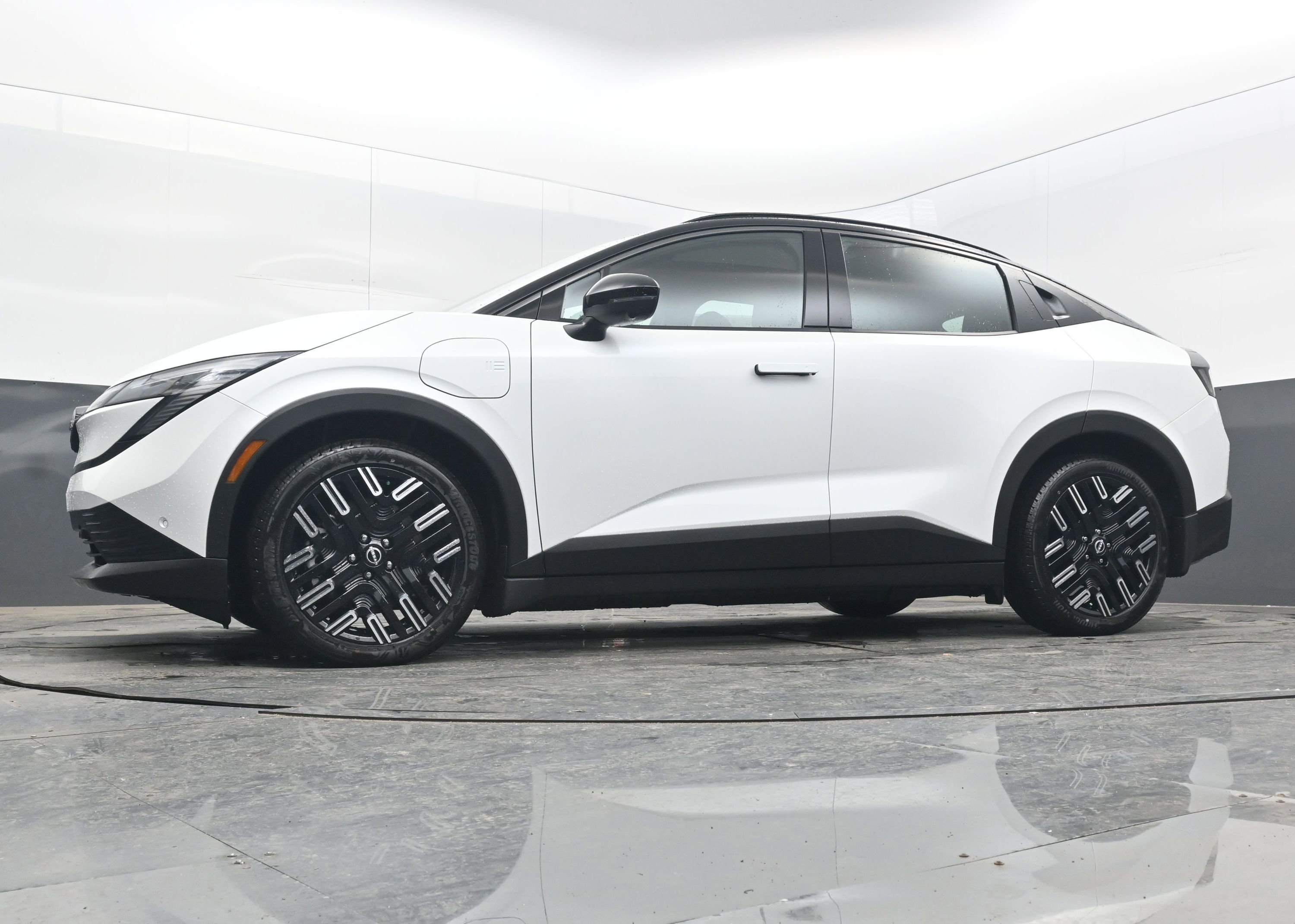 New 2026 Nissan Leaf Platinum+ image 25