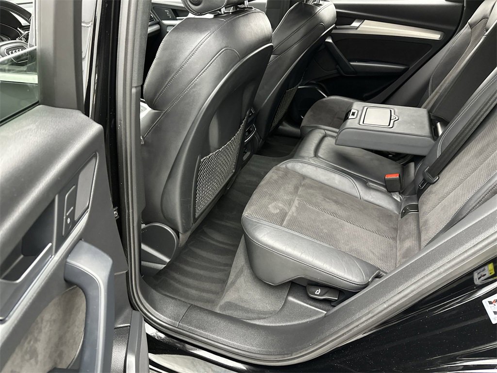 Used 2020 Audi SQ5 Premium w/ Convenience Package image 21