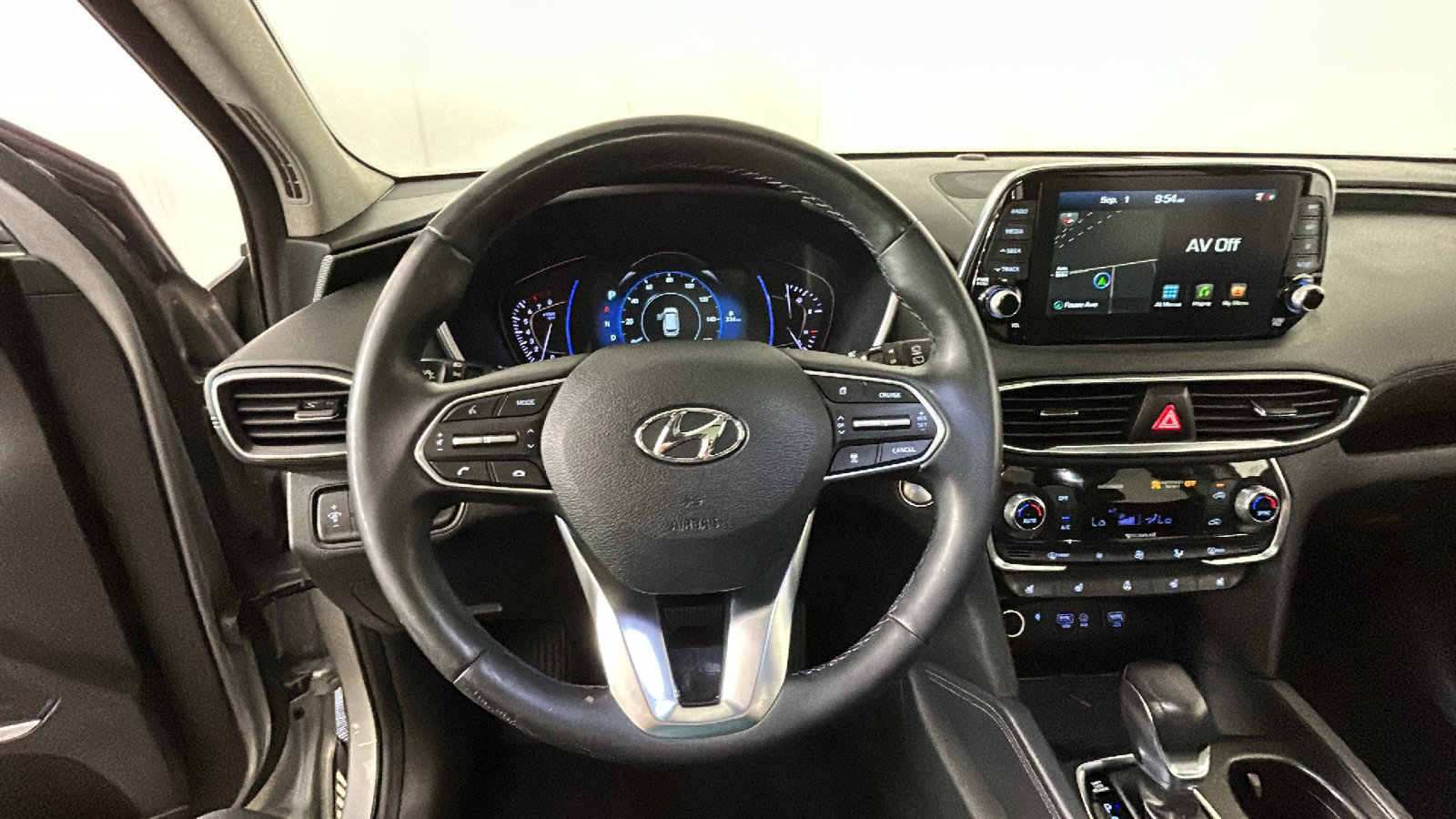 Used 2020 Hyundai Santa Fe Limited AWD/4WD image 18