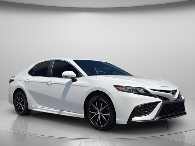 Used 2024 Toyota Camry SE FWD image 8