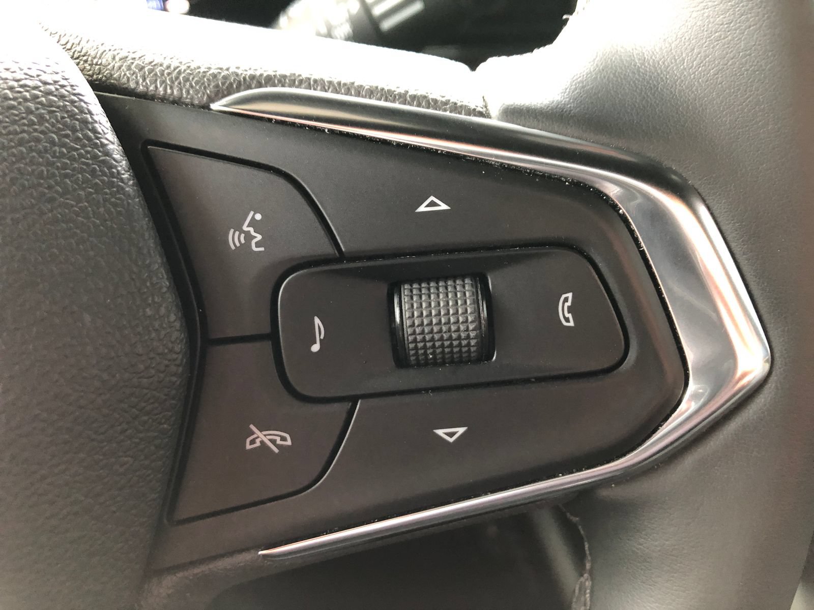 Used 2025 Chevrolet TrailBlazer ACTIV w/ Convenience Package FWD image 34