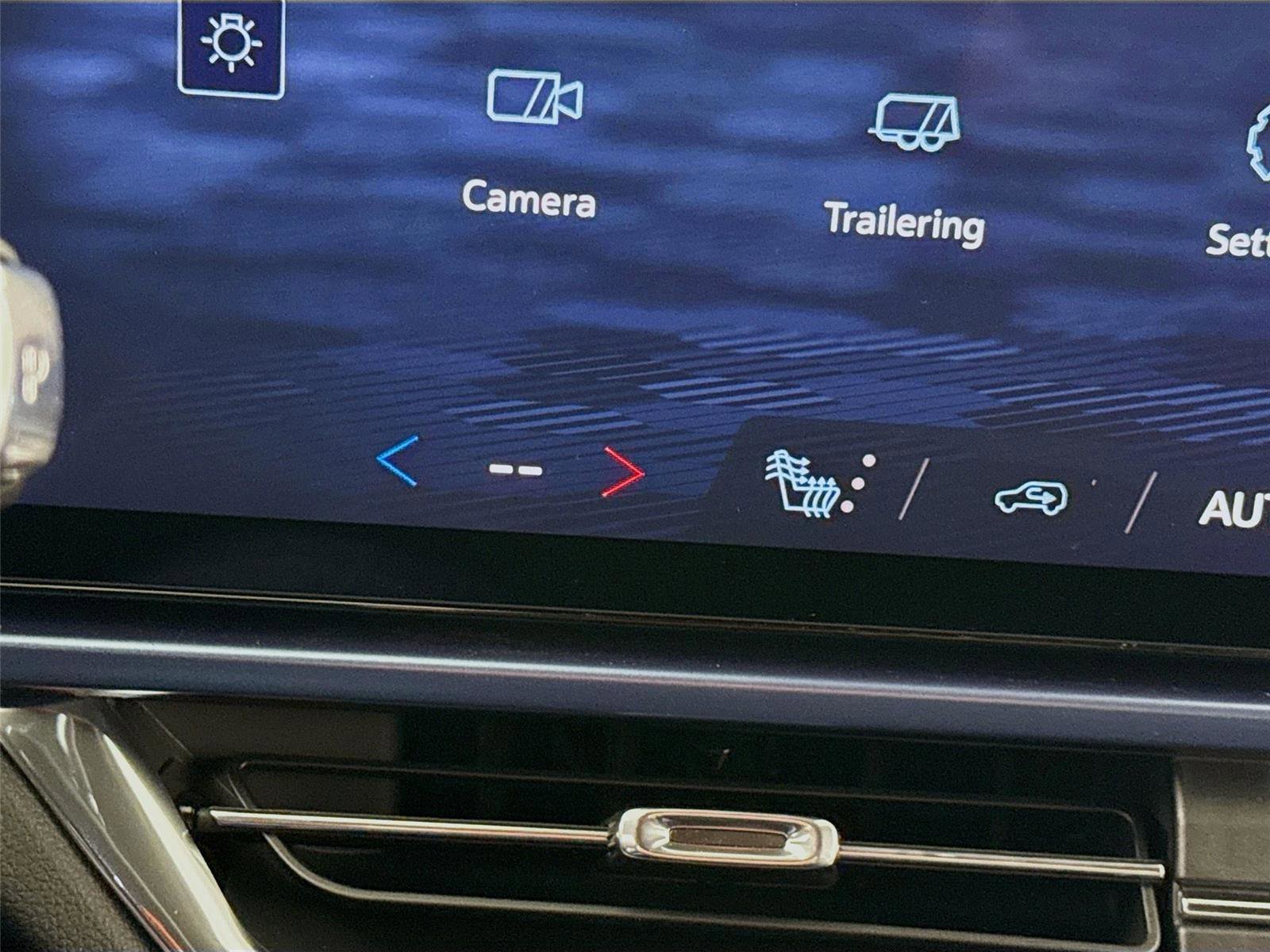 Used 2026 Chevrolet Equinox EV LT image 14