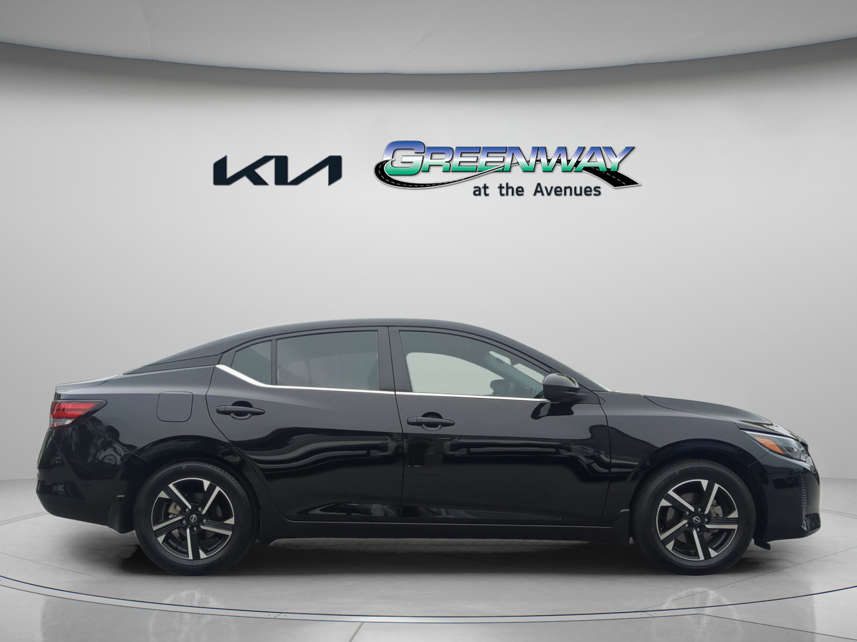 Used 2025 Nissan Sentra SV image 8