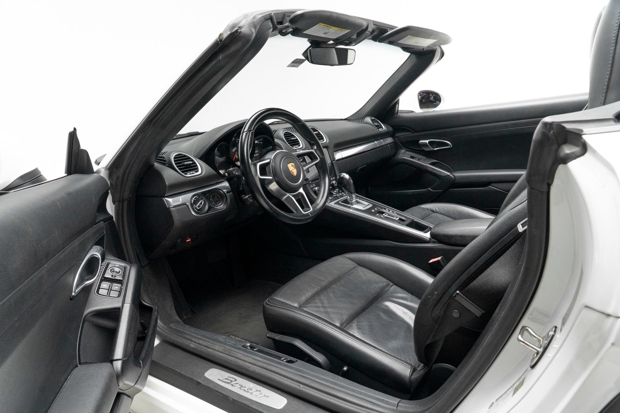Used 2022 Porsche 718 Boxster RWD image 13