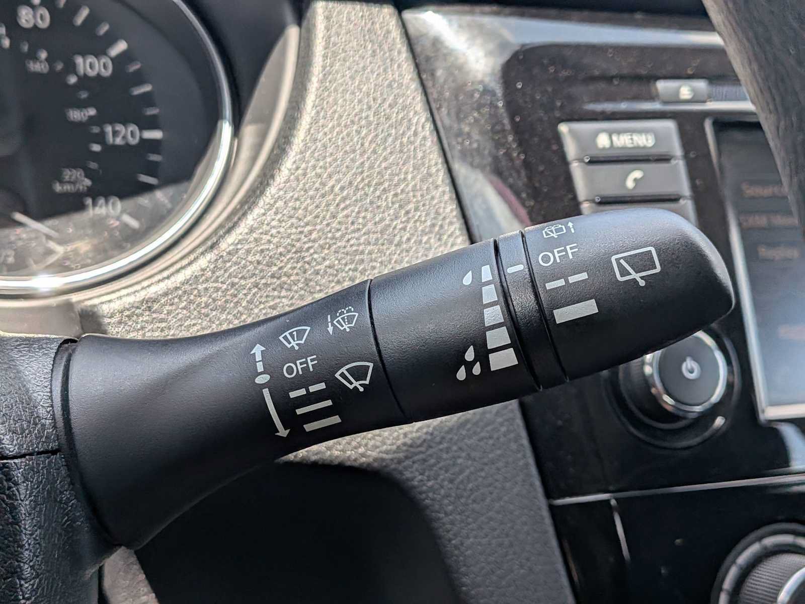 Used 2018 Nissan Rogue S AWD/4WD image 25