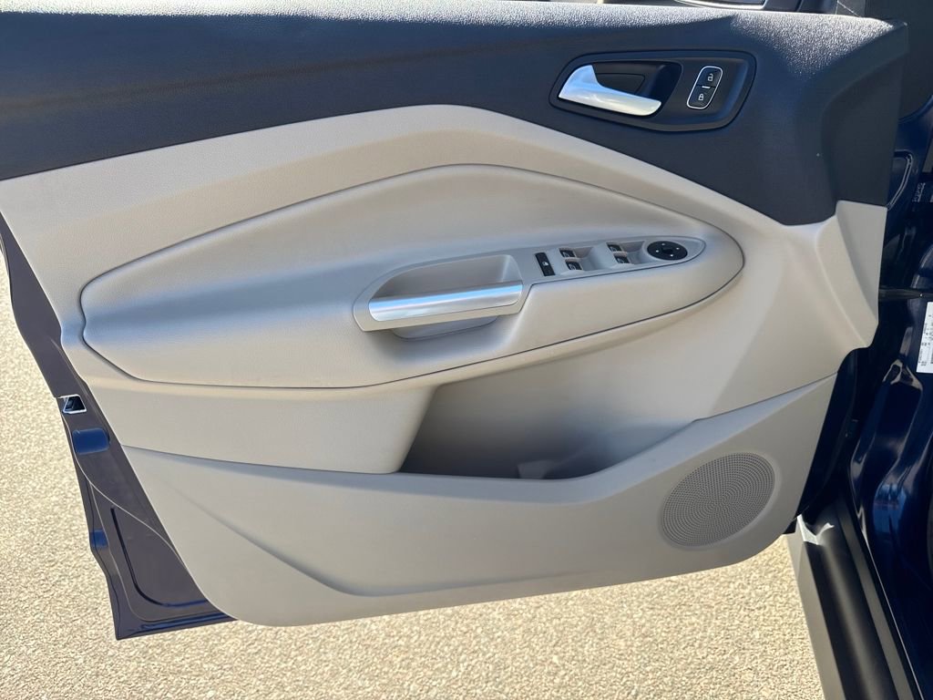 Used 2017 Ford C-MAX Energi SE w/ Equipment Group 401A image 11