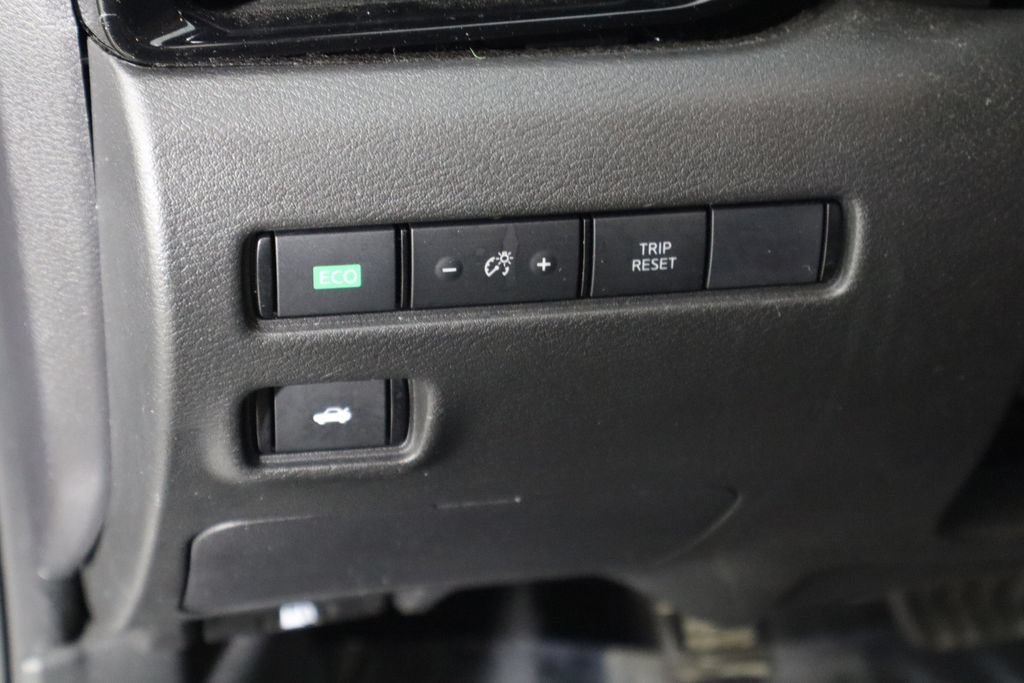 Used 2022 Nissan Sentra SR w/ Trunk Package FWD image 22