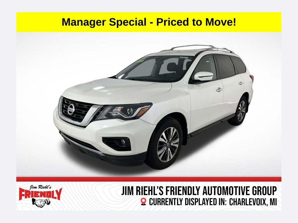 Used 2018 Nissan Pathfinder SV image 1