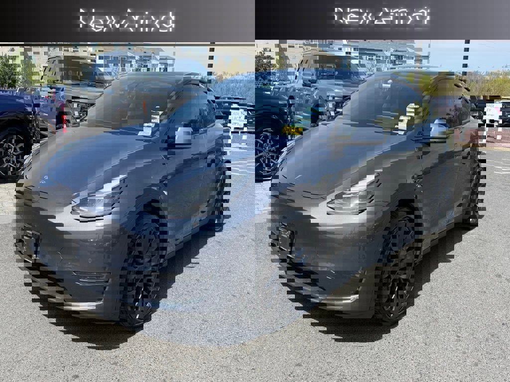 Used 2022 Tesla Model Y Performance image 2