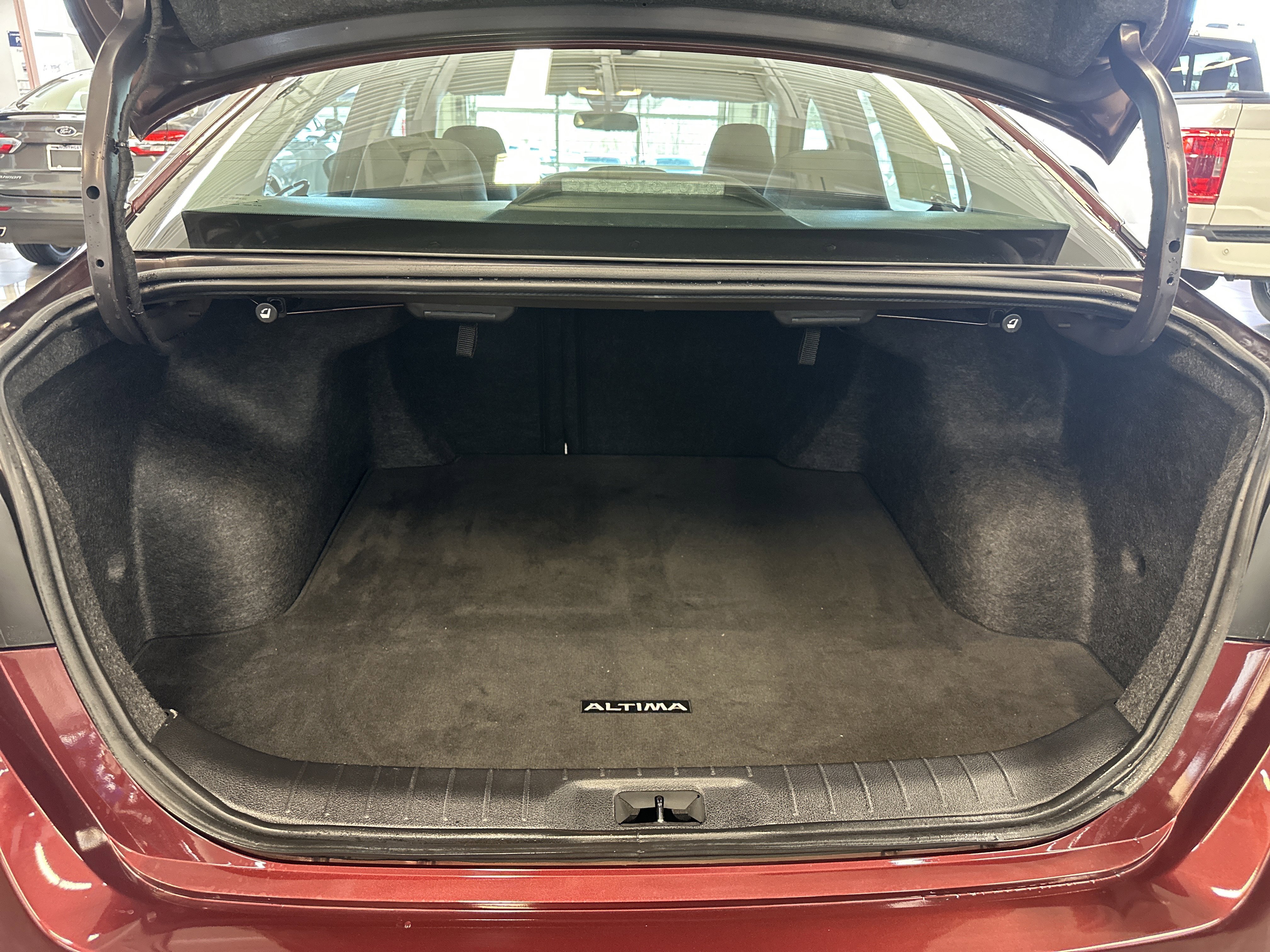 Used 2024 Nissan Altima 2.5 SV image 6