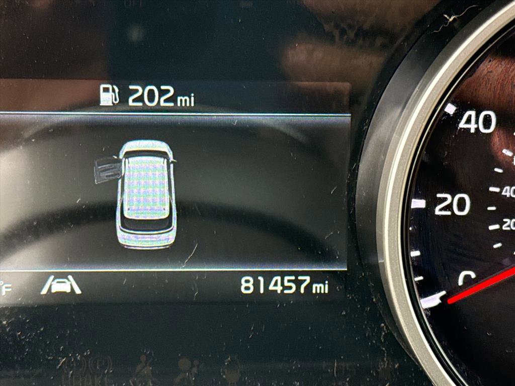 Used 2023 Kia Carnival LX image 19