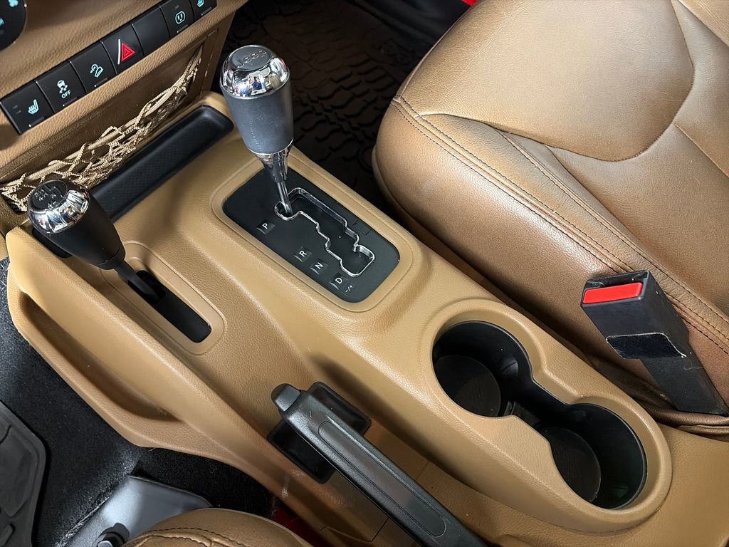 Used 2016 Jeep Wrangler Unlimited Rubicon w/ Connectivity Group AWD/4WD image 22