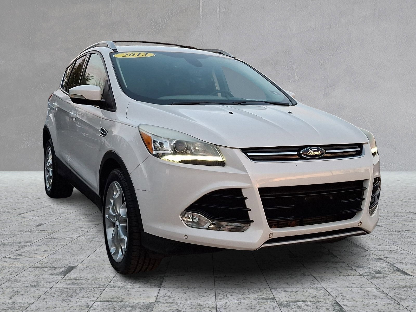 Used 2013 Ford Escape Titanium w/ Parking Technology Pkg image 2