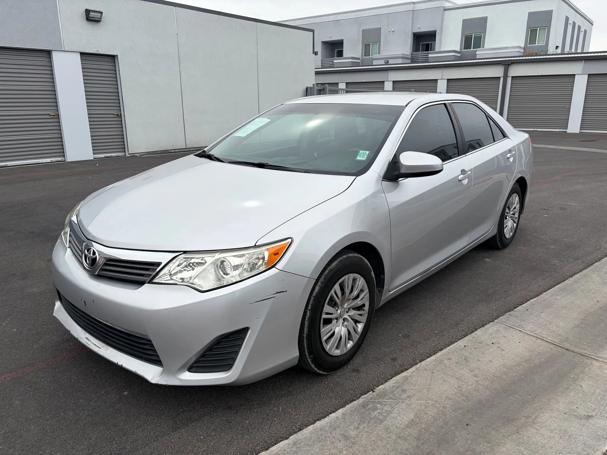 Used 2014 Toyota Camry L image 2