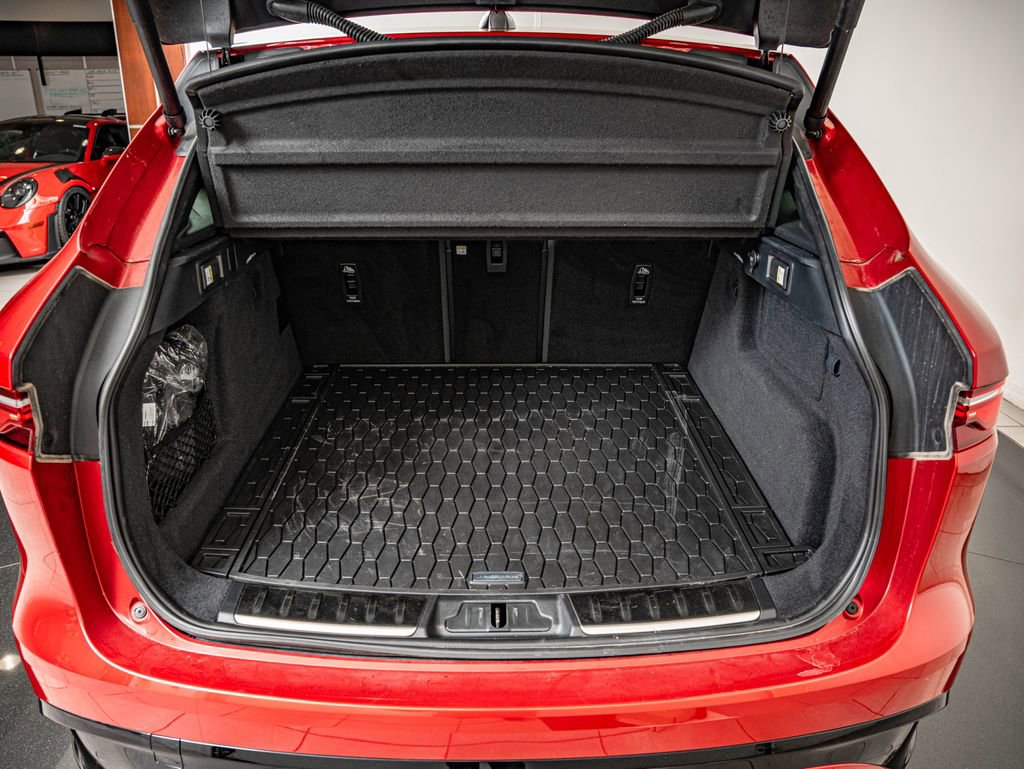 Certified 2024 Jaguar F-PACE R-Dynamic S AWD/4WD image 36