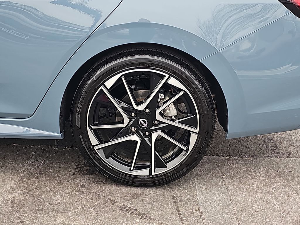 Used 2025 Nissan Sentra SR image 35