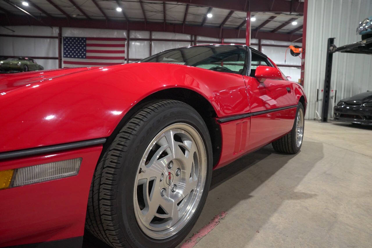 Used 1990 Chevrolet Corvette Coupe RWD image 37