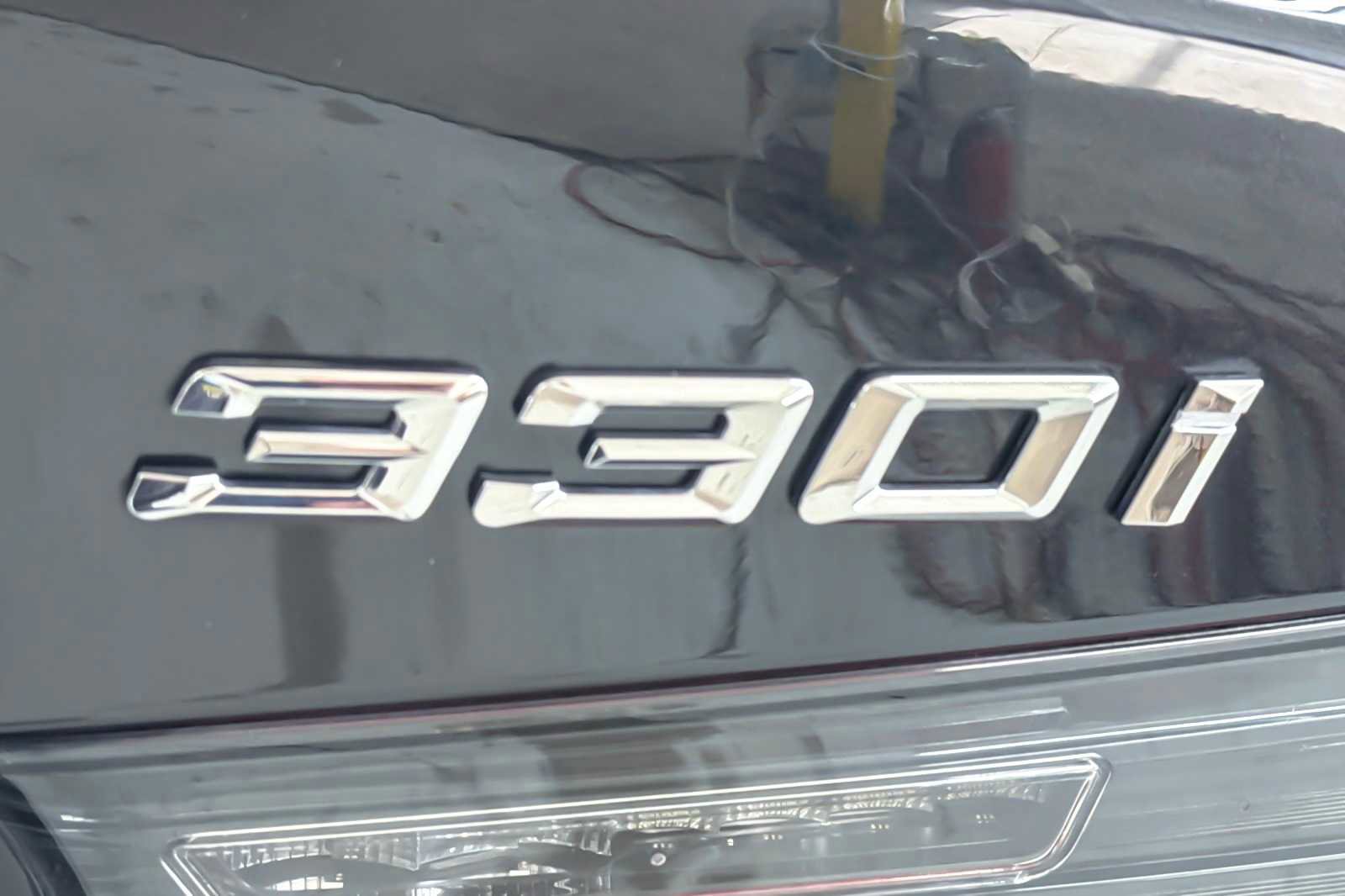 Used 2025 BMW 330i Sedan w/ Convenience Package image 27